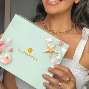 GLOSSYBOX LIMITED EDITION BEAUTY TREASURES THEMED BEAUTY KEEPSAKE  BOX